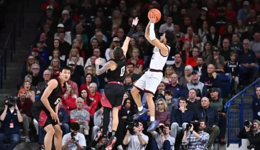 MBB Heads to Seattle for Showdown with Redhawks