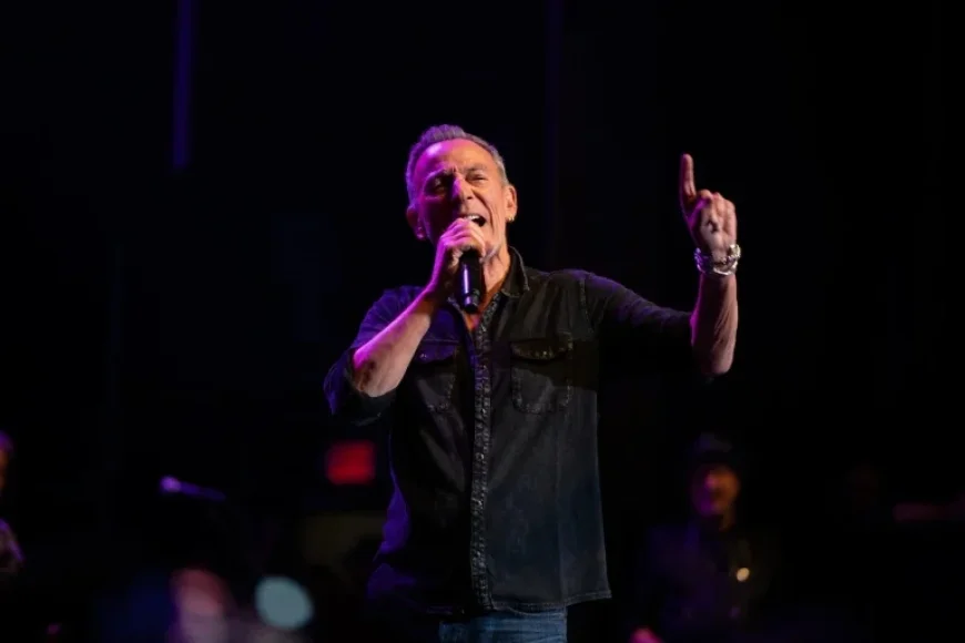 Springsteen Urges ICE to Leave, Advocates for America’s Future at N.J. Concert