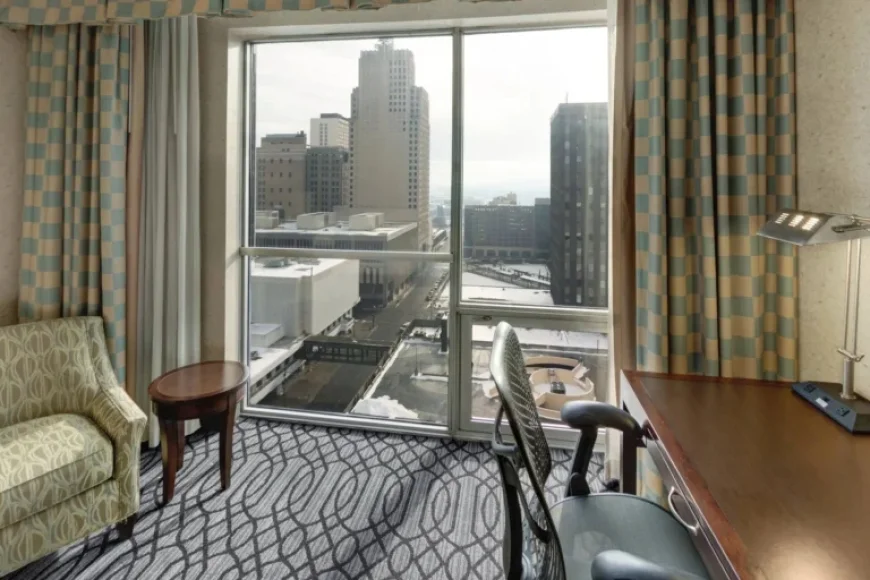 Minneapolis-St. Paul Hilton DoubleTree Closes Suddenly, Citing ‘Public Safety’ Concerns