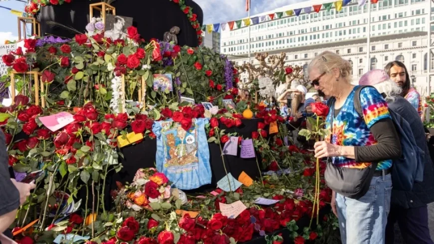 San Francisco Bids Farewell to Music Icon Bobby Weir