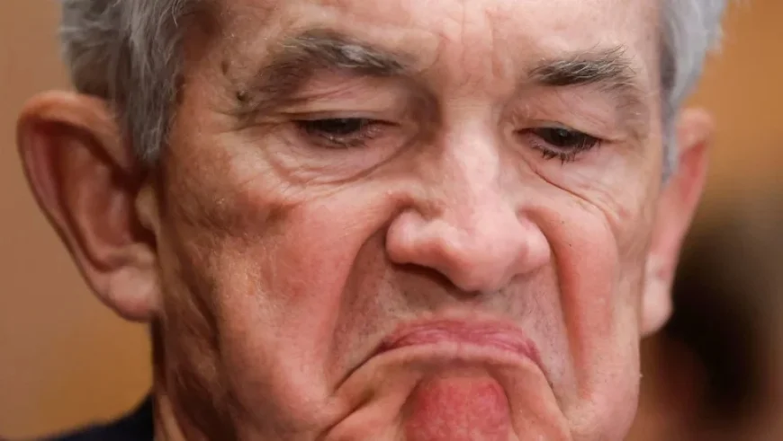 U.S. Dollar Collapse Alert: Markets Prepare for Gold and Bitcoin Price Shocks