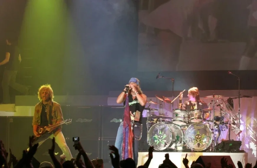 Bret Michaels’ Pay Dispute Halts Poison’s 40th Anniversary Tour