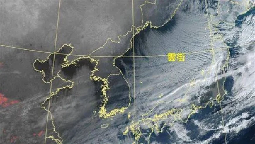 Cold Front Approaches as Cheng Ming-dean Shares “Cloud Street” Image