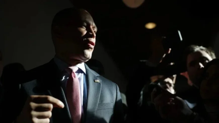 Democrats Strategize to Challenge Trump and Control Congress