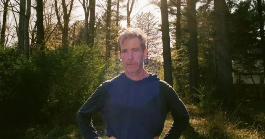 Bill Callahan Releases New Single “Stepping Out for Air”
