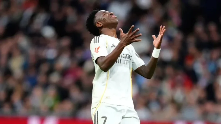 Vinícius Faces Boos at Champions League Match in Bernabeu