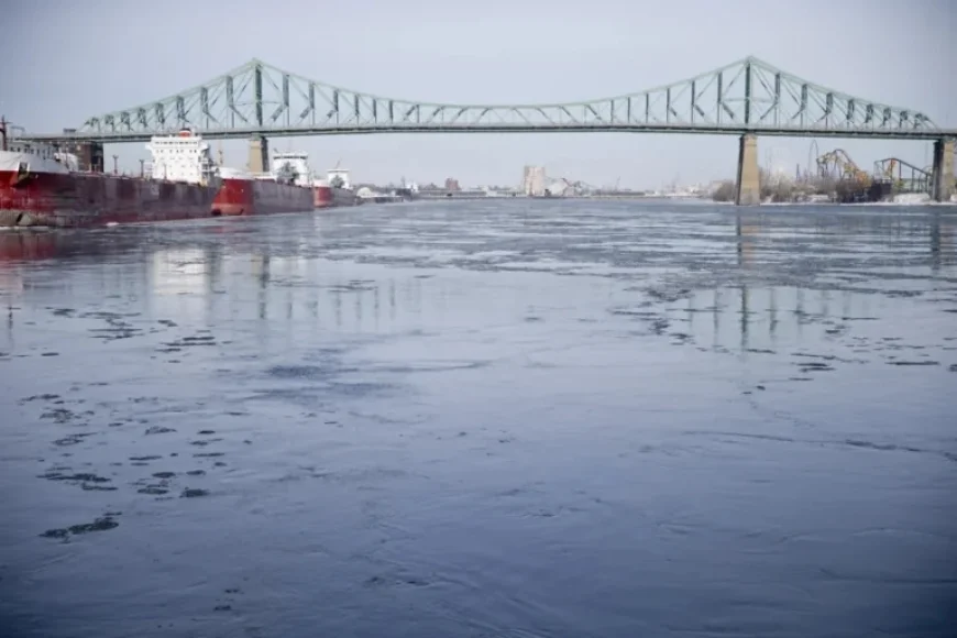 Jacques-Cartier Bridge Closed Due to Nearby Building Fire