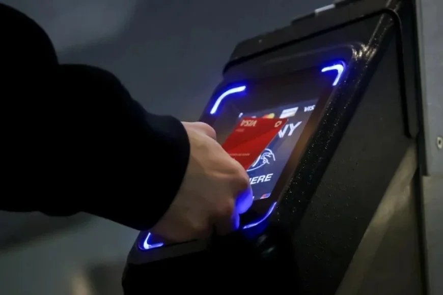 Trump Urges Congress to Cap Credit Card Rates at 10%