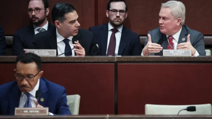 House Oversight Panel Votes to Hold Clintons in Contempt