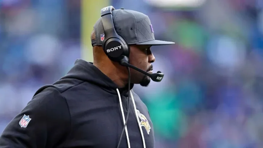Vikings Extend Contract of Defensive Coordinator Brian Flores