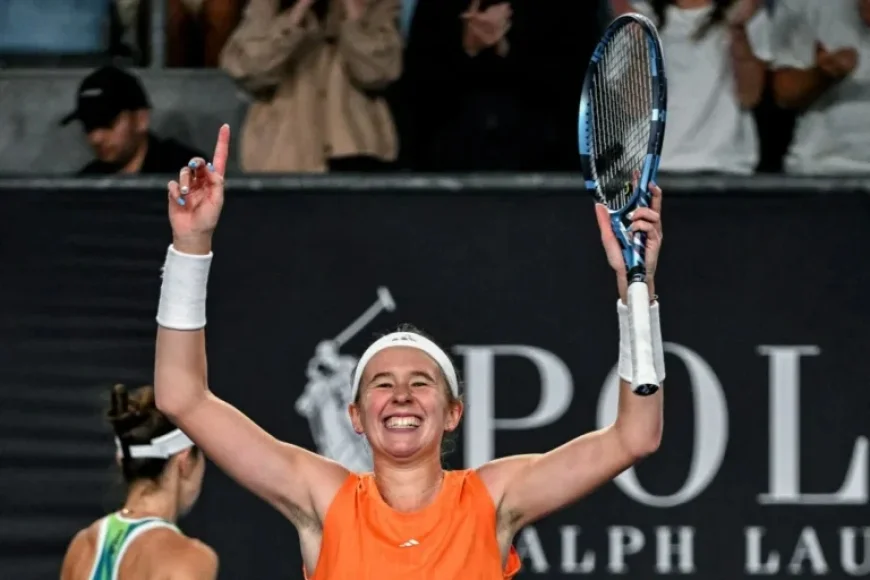 Bartunkova, 19, Stuns Bencic with Federer-Alcaraz Style at Australian Open