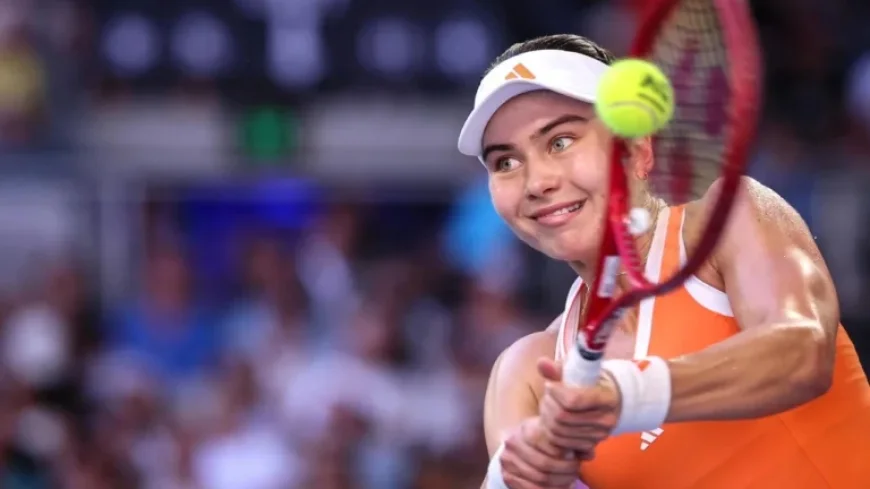 Teenager Jovic Upsets Seventh Seed Paolini at Australian Open