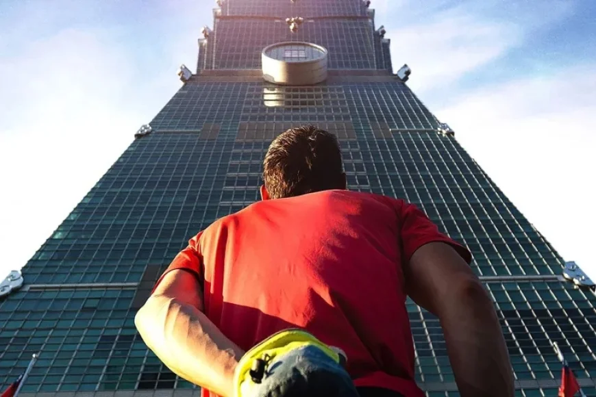 Alex Honnold Climbs Taipei 101 Live on Netflix: Harder Than El Capitan?