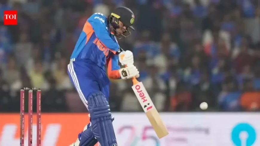 Ravi Shastri, Kevin Pietersen Endorse Abhishek Sharma for T20 Success