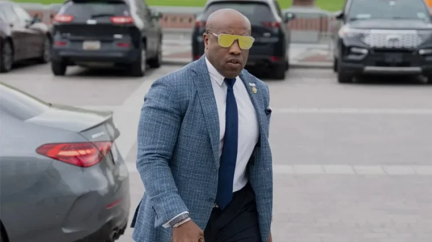 GOP Absence Nearly Grants Democrats Victory on Trump War Powers