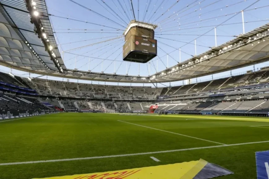 Kalimuendo Returns, Theate Sits on the Bench