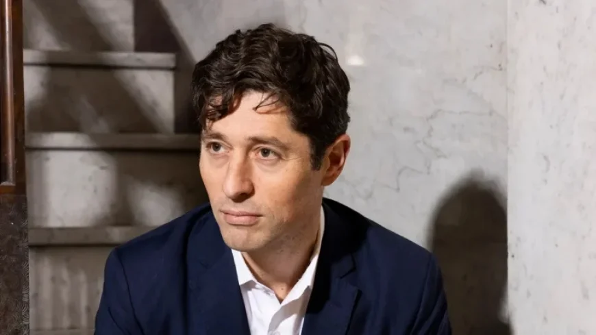 Mayor Leads Occupied City Transformation