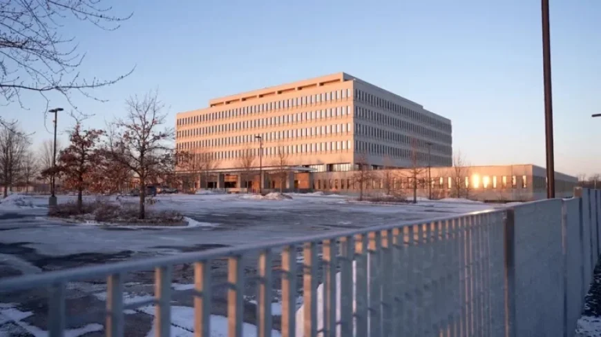 Hennepin County Sheriff Commands Crowd to Disperse at Whipple Building