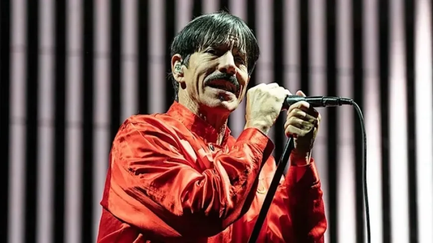 Producer Calls Anthony Kiedis of Red Hot Chili Peppers “Tone Deaf”