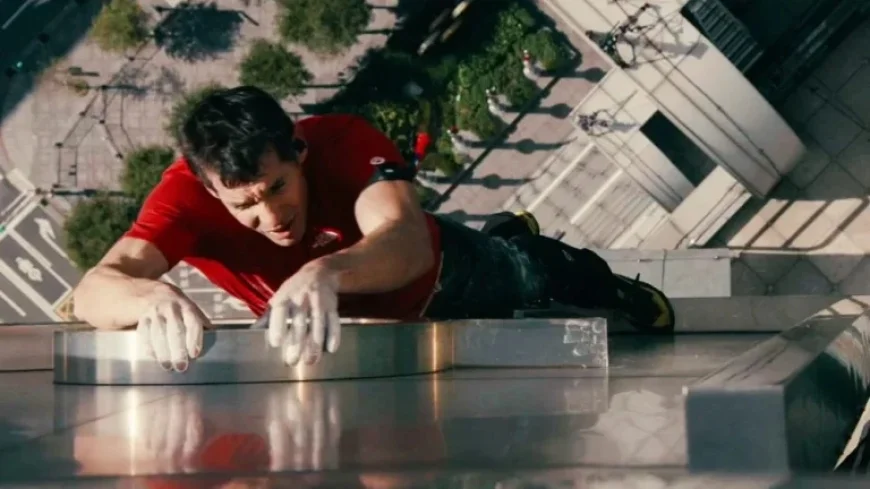 Alex Honnold Conquers Taipei 101 Skyscraper in Live Netflix Event