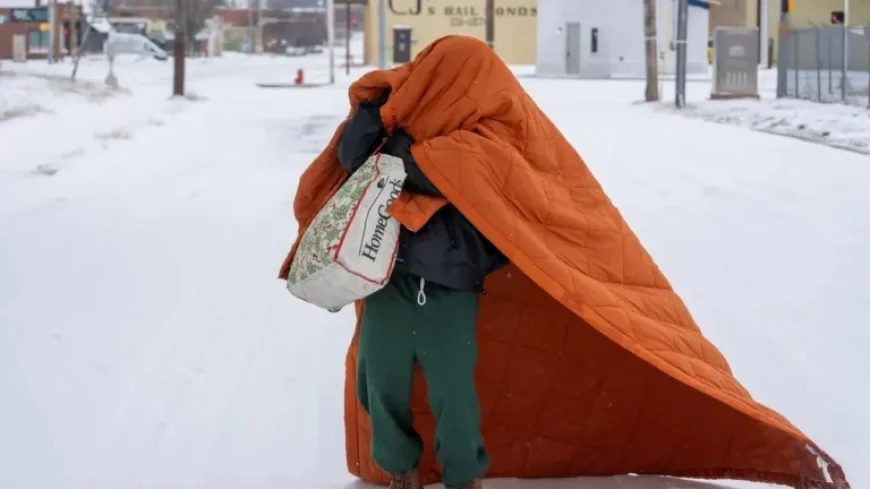 Extreme Weather Sweeps Across US, Triggering Snow and Ice Warnings