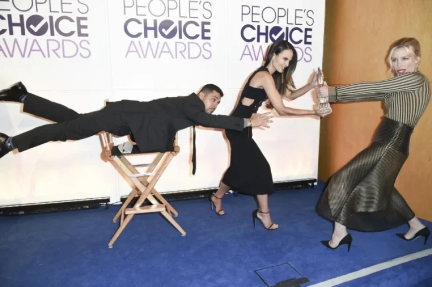 Why Internet Users Long for 2016’s Unique Charm