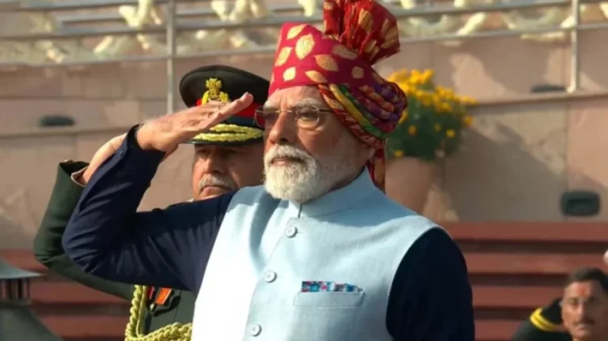 PM Modi Celebrates Republic Day with Iconic Bandhani and Halari Pagdi Turbans