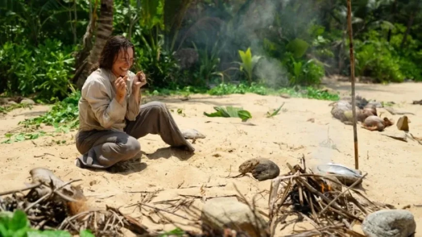 Rachel McAdams Flourishes on Remote Desert Island