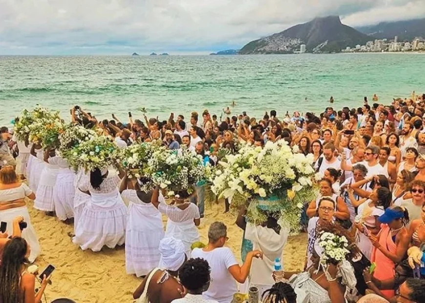 Iemanjá Offerings Now Eco-Friendly, Protecting the Sea Queen’s Home