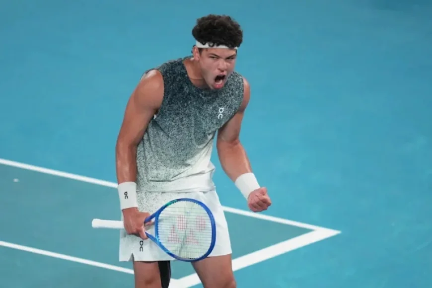 Ben Shelton Surges; Sinner, Djokovic, Swiatek Advance at Australian Open 2026