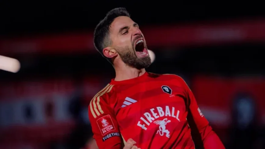 Fabio Borini Extends Contract with Salford City