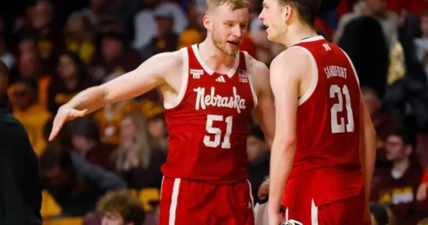 Nebraska Faces Michigan Short-Handed Without Mast, Frager