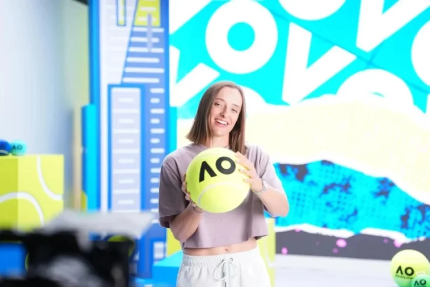 Iga Swiatek Faces Tough Challenge Against Rybakina in Melbourne