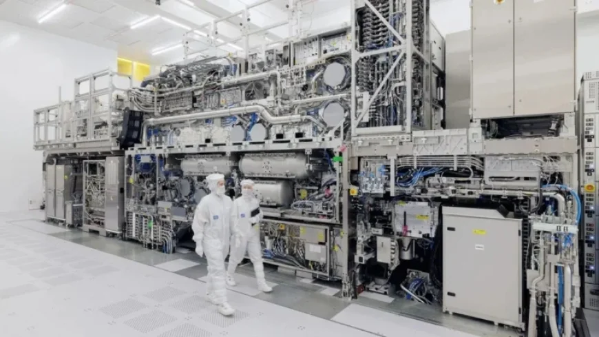 ASML Reports Record Year, Plans to Lay Off 1,700 Employees