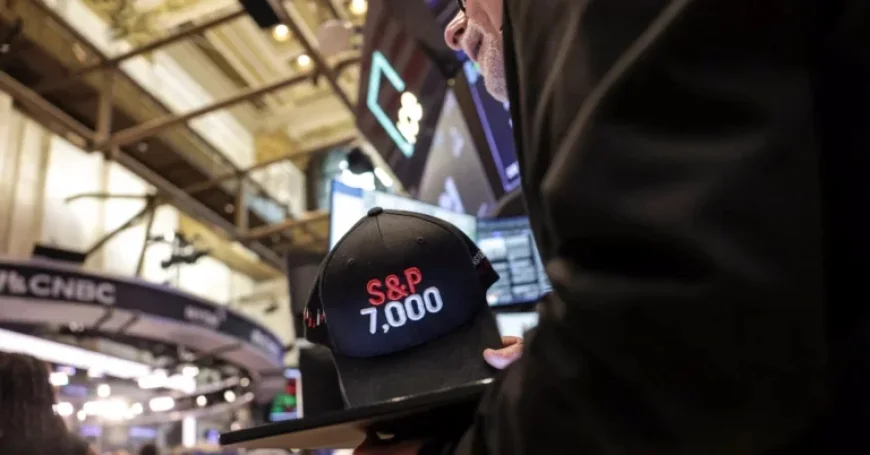 S&P 500 Soars Past 7000, Boosted by AI Optimism
