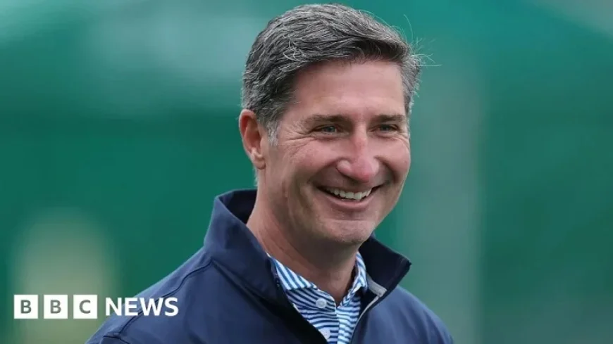 Starbucks Lifts $250,000 Cap on CEO’s Private Jet Use