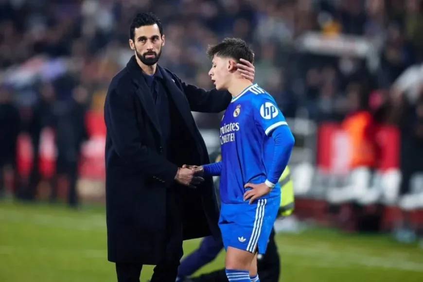 Figo Urges Support for New Manager Arbeloa Amid Real Madrid Crisis