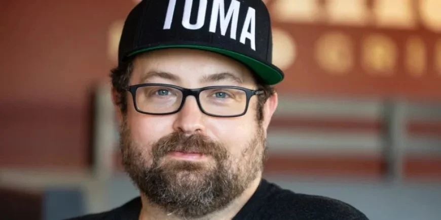 Minneapolis Business Owner Works Long Shifts to Protect Staff from ICE