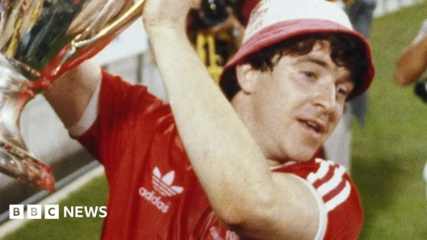 Football Legend John Robertson Honored at Funeral Ceremony