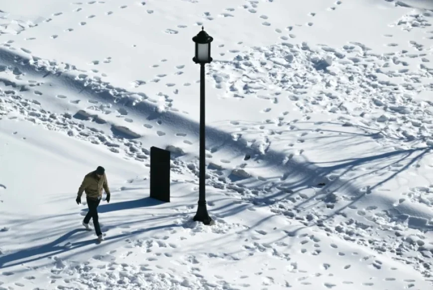 Bomb Cyclone Brings Harsh Cold Winds to Washington D.C.
