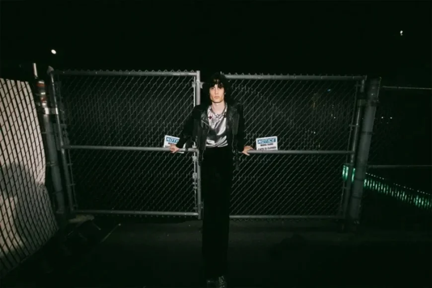 Sombr’s ‘Back to Friends’ Tops Pop Airplay Chart