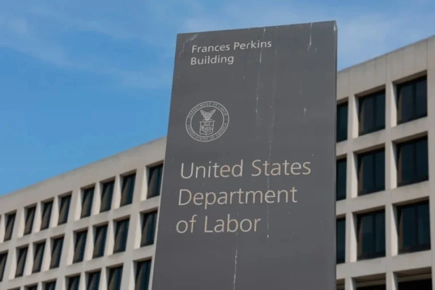 Trump Appoints Veteran Staffer to Head Bureau of Labor Statistics