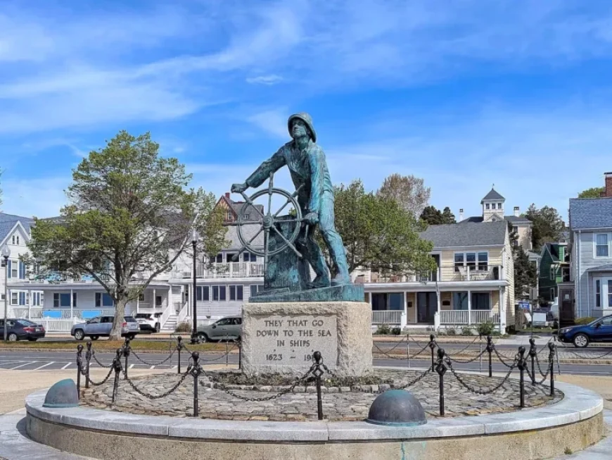 Gloucester Fishing Boat Feared Lost with 7 Aboard, City Mourns Again