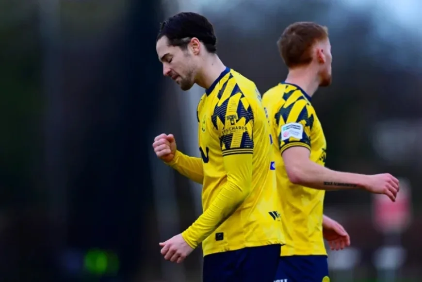 United Triumphs 2-1 Over Hornchurch in Thrilling Matchup