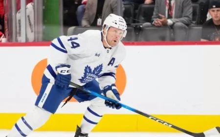 Leafs’ Rielly Suffers Upper-Body Injury in Game vs. Canucks