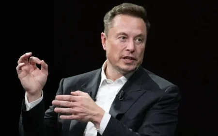 Musk Revolutionizes Tesla: Introduces Walking Machines Over Cars