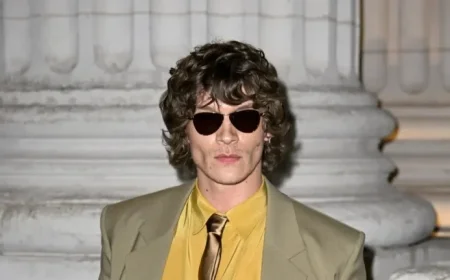 ‘Heated Rivalry’ Star Connor Storrie to Host ‘Saturday Night Live’