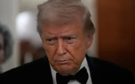 Trump Faces Awkward Silence at Alfalfa Dinner with Political Rivals