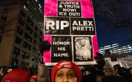 New York Vigil Honors Alex Pretti and ICE Victims