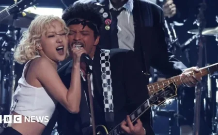 Rosé and Bruno Mars Launch the Grammy Awards